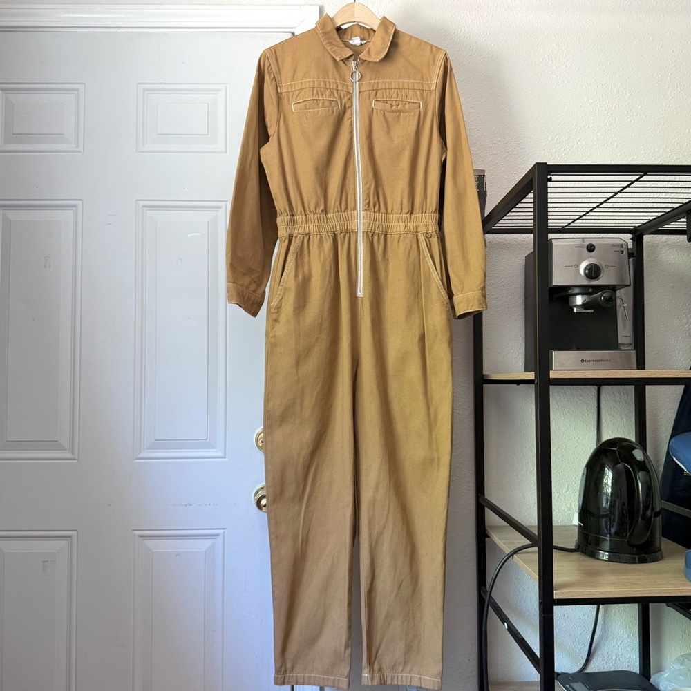 SONDER STUDIO Mustard tan zip up long sleeve utility work chore jumpsuit